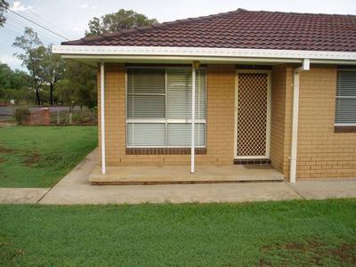 2 Bedroom unit close to shops! Picture 2 Bedroom unit close to shops! Picture