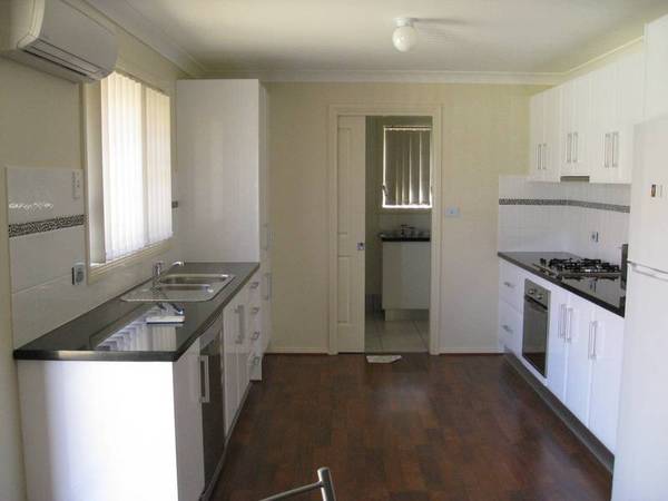 FRONT EXECUTIVE VILLA **SUNSHINE ESTATE** Picture