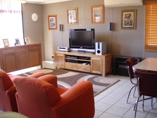 IMMACULATE HOBBY FARM - INSPECTION HIGHLY RECOMMENDED Picture