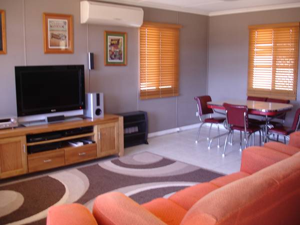 IMMACULATE HOBBY FARM - INSPECTION HIGHLY RECOMMENDED Picture