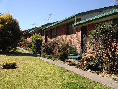 SEARCHING FOR A QUALITY UNIT - HOW DOES EAST TAMWORTH SUIT? QUIET SPOT, READY FOR A NEW OWNER Picture