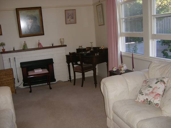 MOVE IN & BRING THE GROCERIES Picture