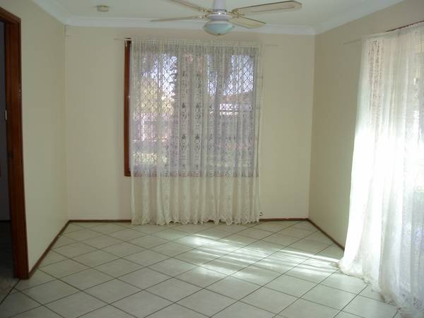 3 BEDROOM HOME-WEST Picture 3