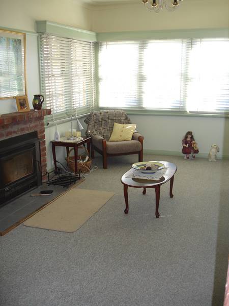 4 BEDROOMS, 2 BATHROOMS, HUGE OUTDOOR UNDER COVER ENTERTAINING AREA IN EAST Picture