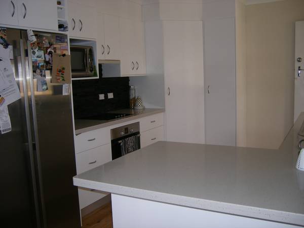 NEAT & TIDY 4BEDROOM HOME, EAST Picture 2