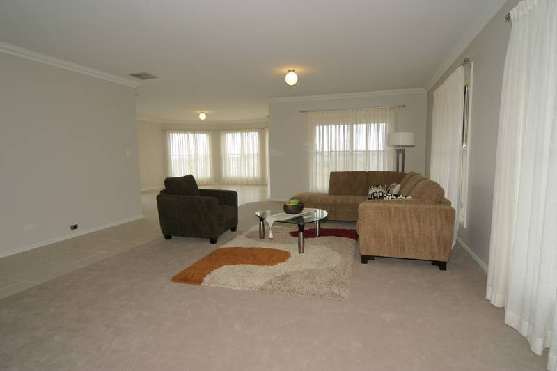 A PEACEFUL UTOPIA IN THE CELEBRATED FOREST HILLS ESTATE. Picture