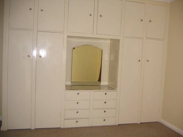 4BEDROOM WALKING DISTANCE TO SHOPS Picture