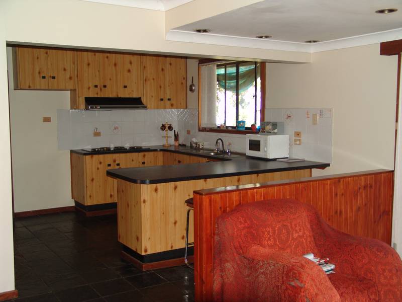 5 BEDROOM, 3 BATHROOM HOME SET ON PRIVATE, ELEVATED 793sqm BLOCK IN EAST TAMWORTH Picture 2