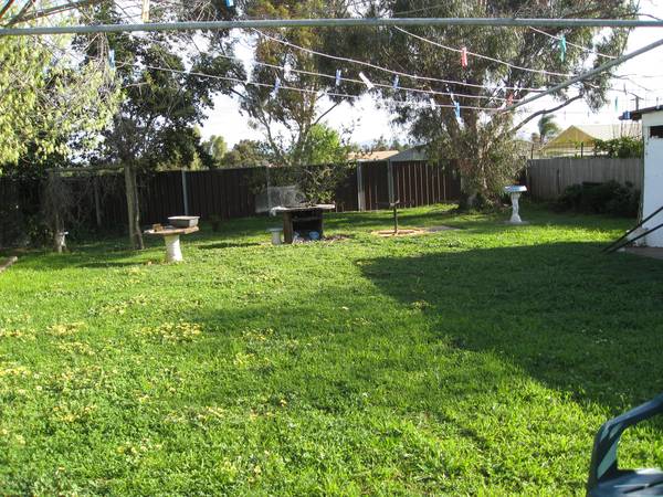 3BRM - WALKING DISTANCE TO GENERAL SHOP Picture 3BRM - WALKING DISTANCE TO GENERAL SHOP Picture