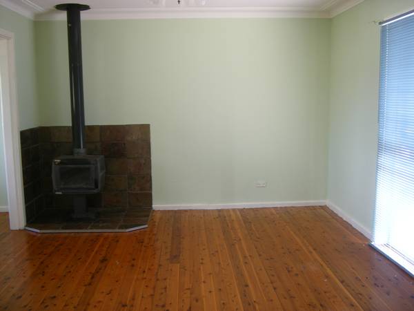 3BRM, QUIET STREET, RURAL VIEWS Picture 3BRM, QUIET STREET, RURAL VIEWS Picture