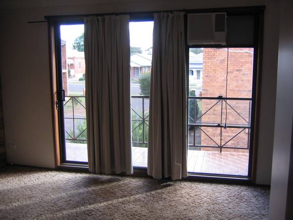 2 BEDROOM UNIT IN CONVENIENT POSITION Picture 2 BEDROOM UNIT IN CONVENIENT POSITION Picture
