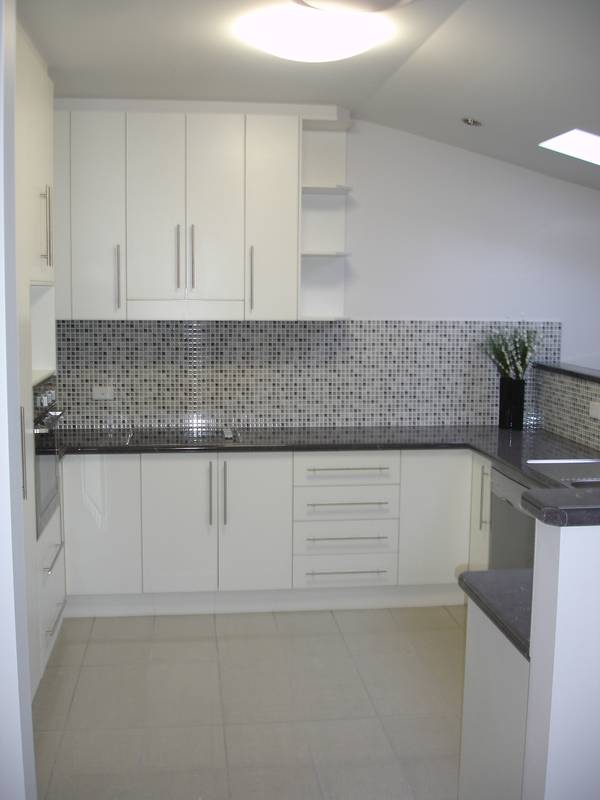 EAST TAMWORTH TOWN HOUSE Picture 2