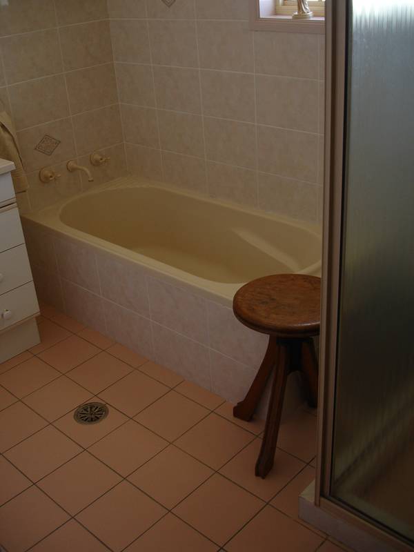 2 BEDROOM UNIT OPPOSITE TAMARA IN NORTH ! Picture 2 BEDROOM UNIT OPPOSITE TAMARA IN NORTH ! Picture