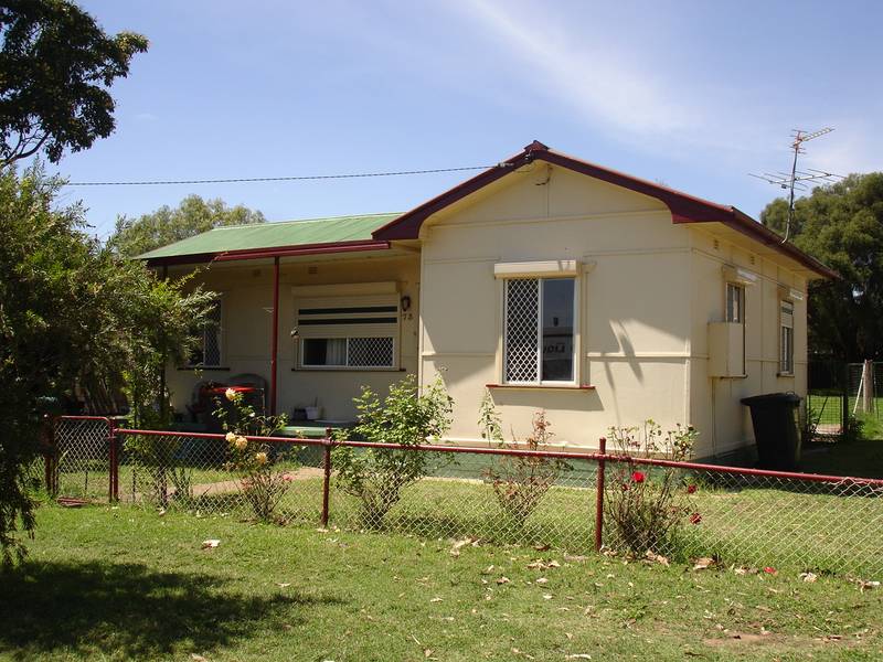 IT'S A PEARLER!! DON'T MISS IT!! Picture 1