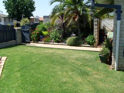 A HIDDEN GARDEN TREASURE - WITH INGROUND POOL Picture