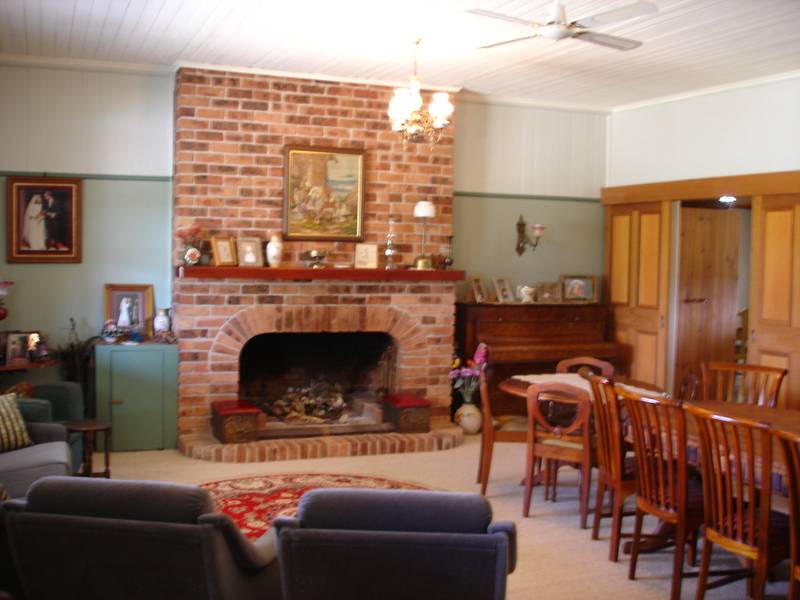 GRACIOUS, OLDER STYLE HOME ON 12.5 ACRES Picture 3