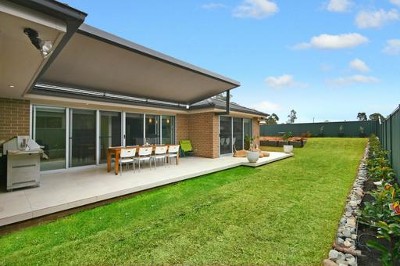 3 Living areas, 4 bedrooms, just move straight in and enjoy Picture