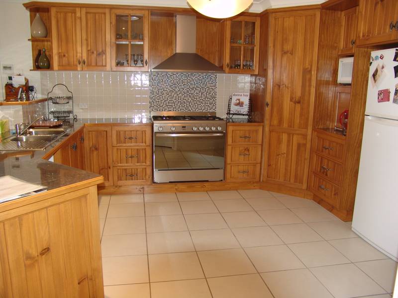 STUNNING HOME IN THE RETREAT !! Picture