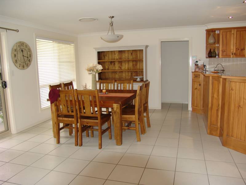 STUNNING HOME IN THE RETREAT !! Picture