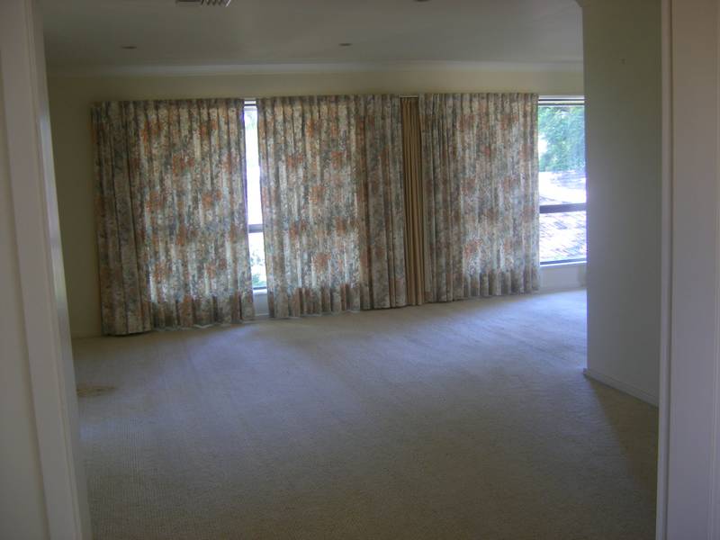 SPACIOUS HOME IN EAST WITH GRANNY FLAT! Picture SPACIOUS HOME IN EAST WITH GRANNY FLAT! Picture