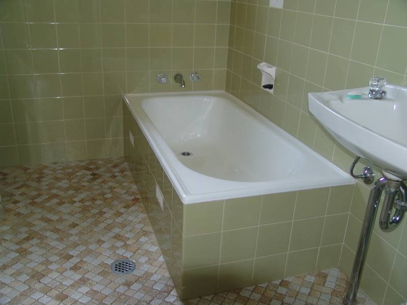 EXCEPTIONALLY UNIQUE - EXCEPTIONALLY INTERESTING - HIGH EAST - 3 BEDS PLUS STUDY AND POOL Picture 3