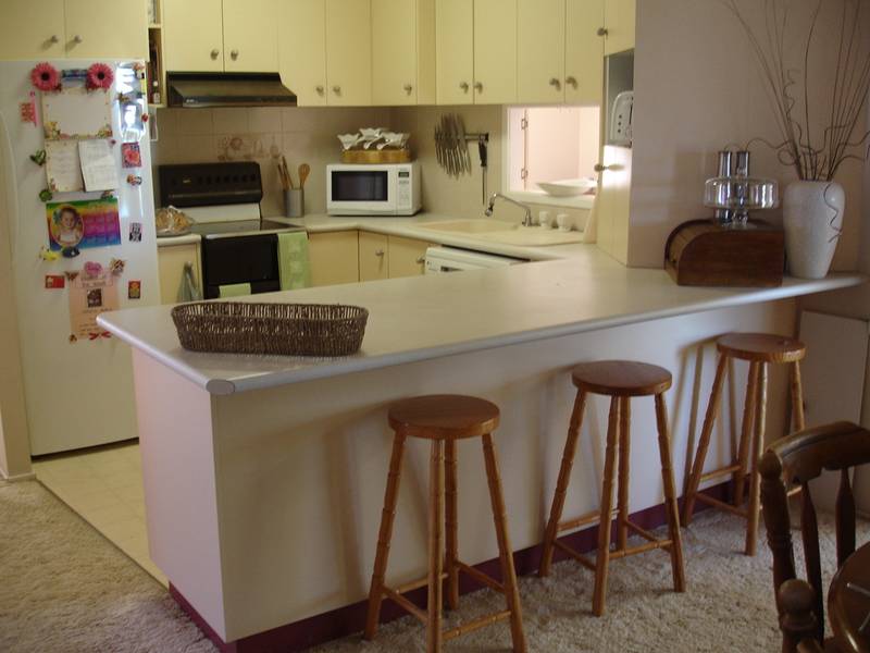 EXTENDED LIVING AREAS, AN IDEAL HOME FOR THE ENTERTAINING FAMILY Picture 2