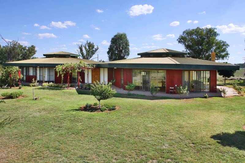 ONE OF THE MOST EXCITING STYLE OF HOMES IN TAMWORTH Picture 1