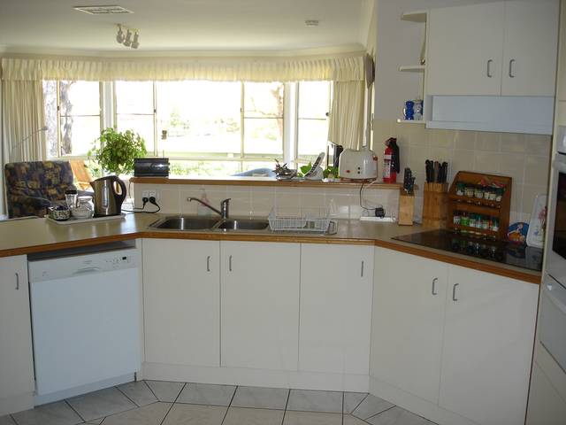 BESIDE THE LONGYARD GOLF COURSE Picture 3