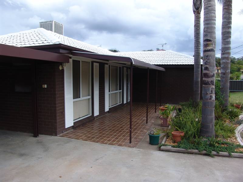 BRICK AND TILE UNDER $200,000 Picture 2