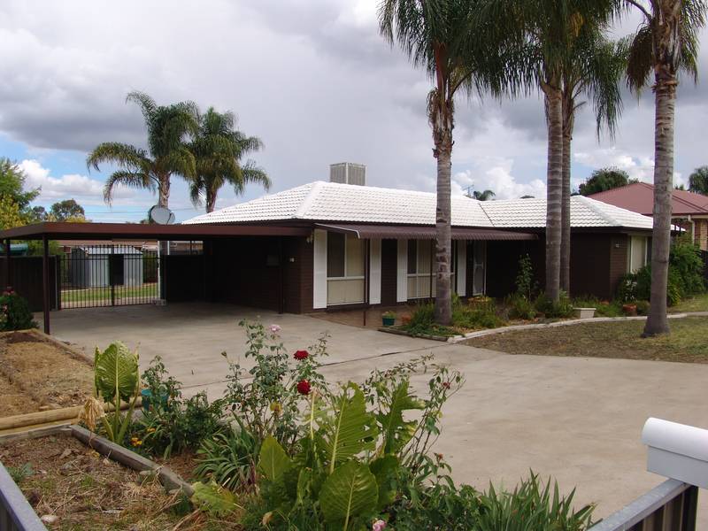 BRICK AND TILE UNDER $200,000 Picture 1