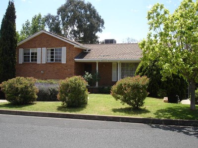 CLASSIC LOCATION, MASSES OF HOME FOR THE LARGE FAMILY, LOTS OF POTENTIAL HERE Picture