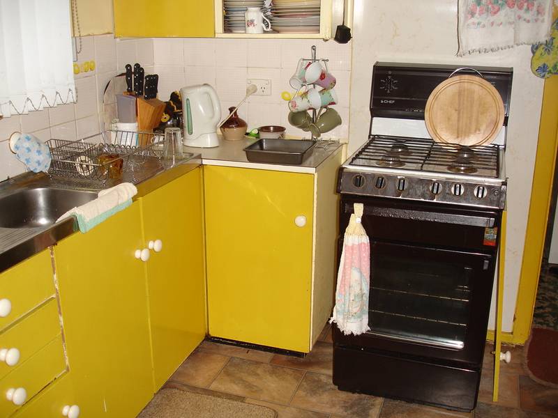 TIDY HOME IN WEST Picture