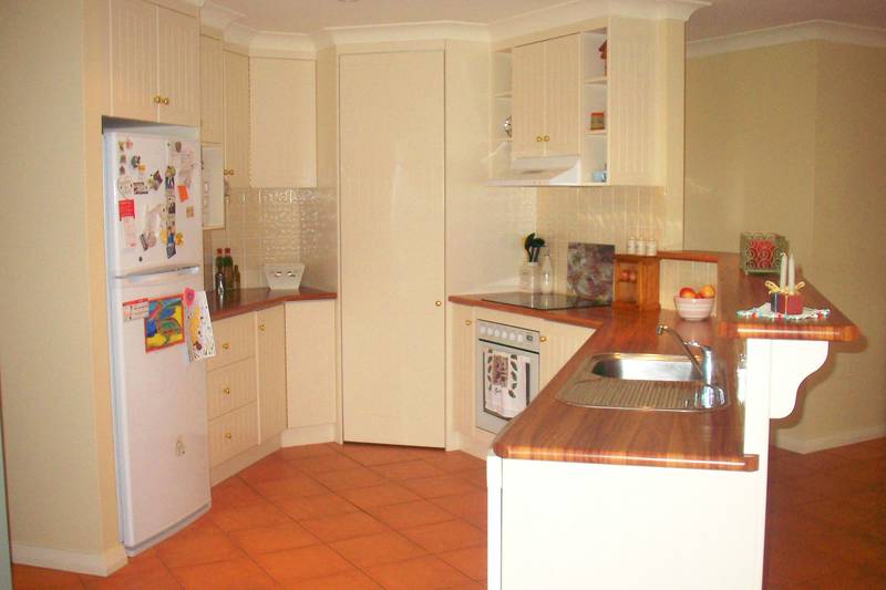 BEAUTIFULLY PRESENTED 4 BEDROOM HOME Picture