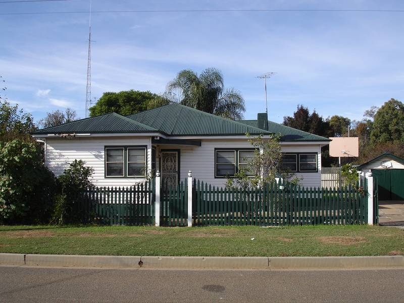 CHARMING 1950'S HOME AT A PRICE YOU CAN AFFORD Picture 1