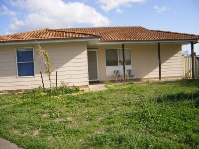 3 BEDROOM HOME IN
A CUL DE SAC Picture