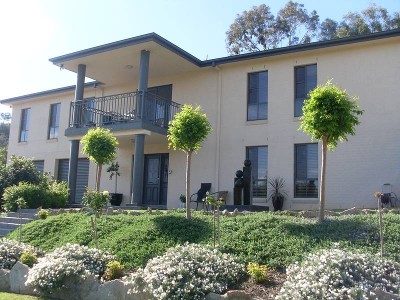 Nestled under the Tamworth Hills is this Exquisite
Family Residence!! Picture