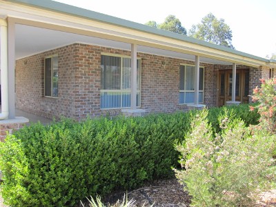 Comfortable home in Kingswood Picture