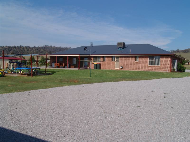 Massive family home Picture 2