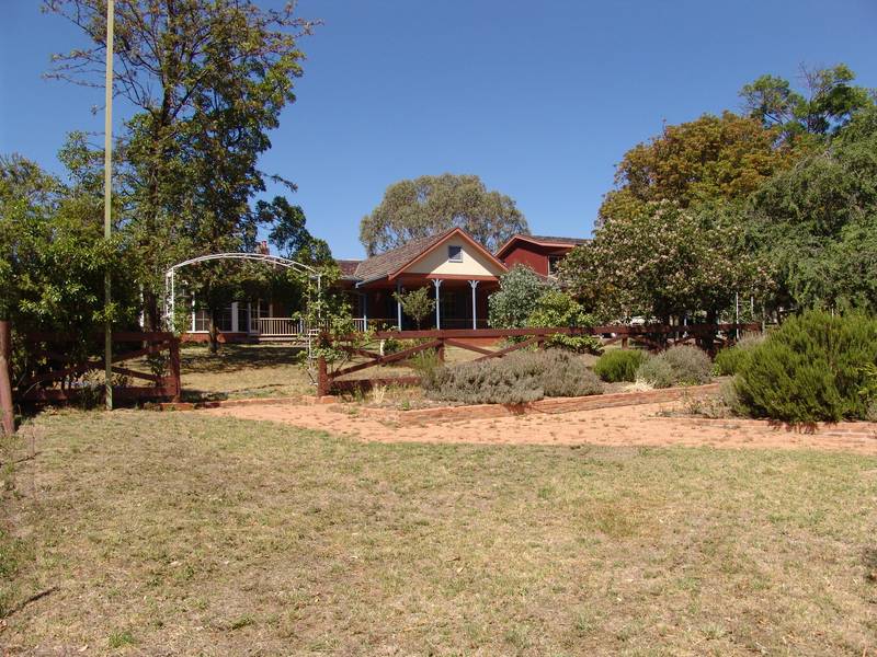 QUALITY PROPERTY FOR THE DISCERNING BUYER Picture 1