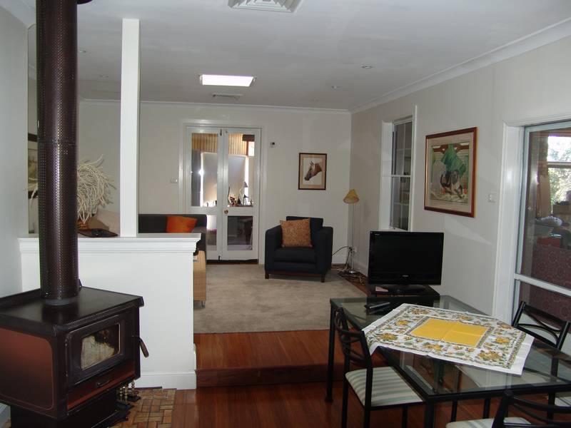 QUALITY PROPERTY FOR THE DISCERNING BUYER Picture 3