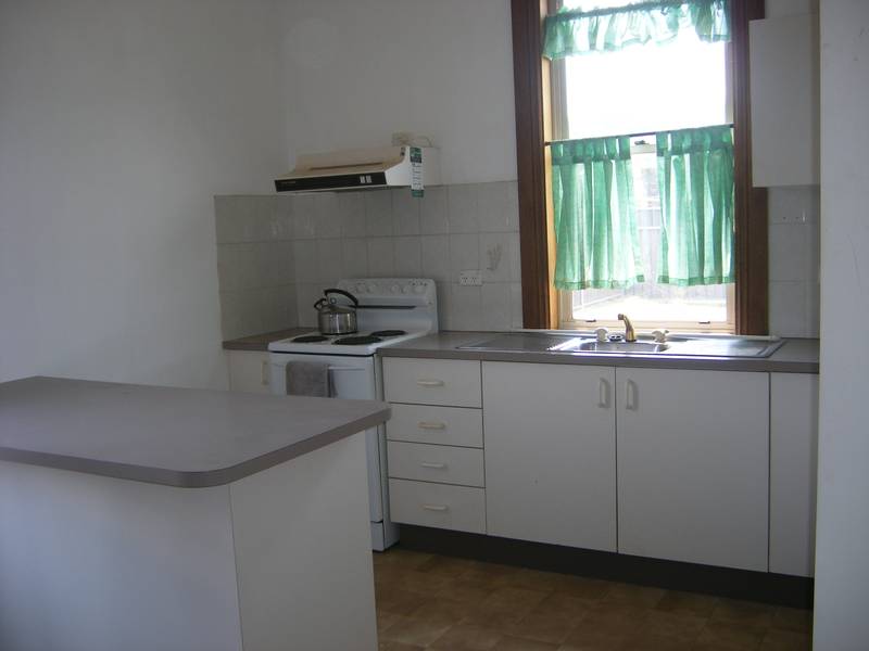 Renovated 3 bedroom home Picture 2