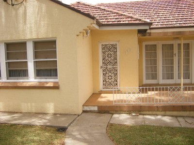 3 BED IN EAST Picture 3 BED IN EAST Picture