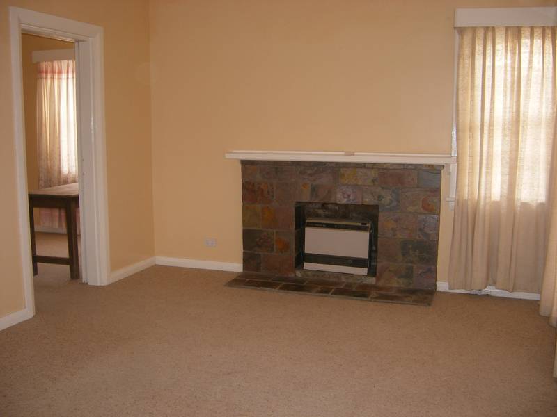 3 BED IN EAST Picture 2