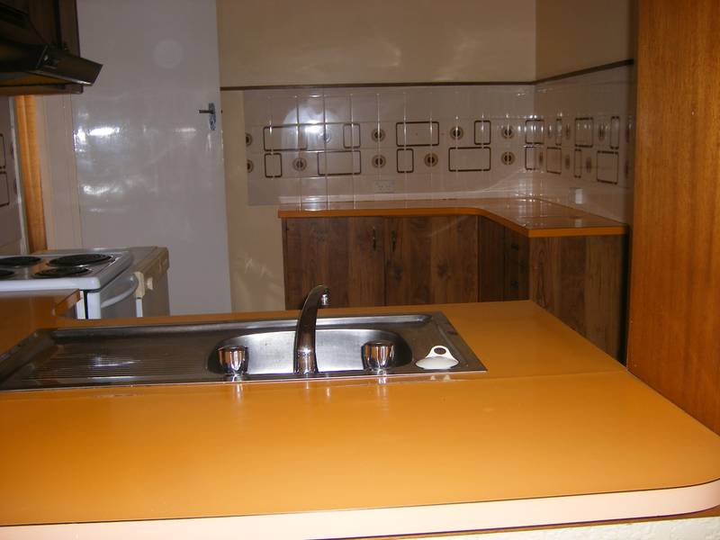 3 BED IN EAST Picture 3