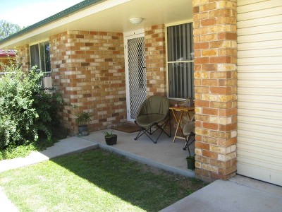 NEAT DUPLEX IN NORTH Picture NEAT DUPLEX IN NORTH Picture