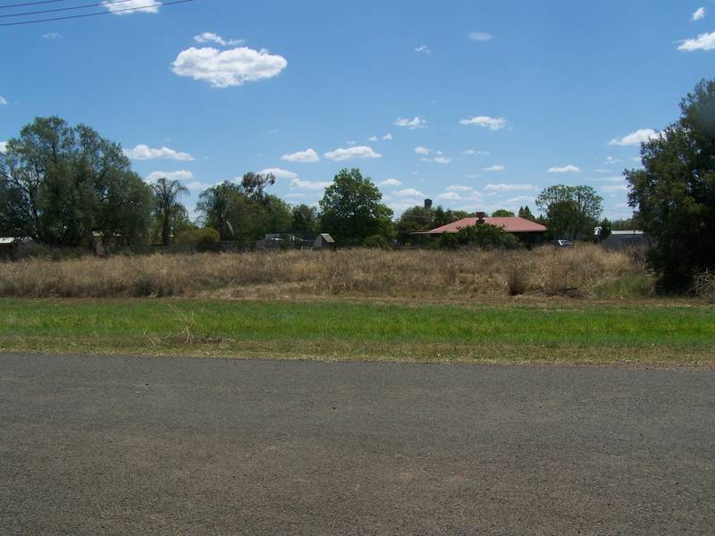 QUITE STREET A RURAL TOWN Picture 1