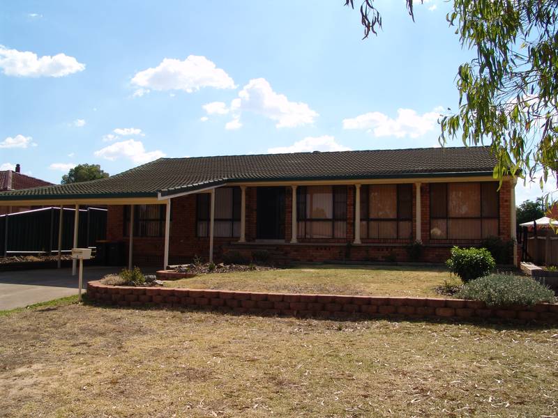 WELL PRESENTED AND PRICED TO SELL Picture 1