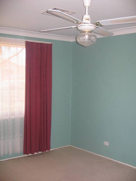 3 BEDROOM IN SOUTH Picture 2