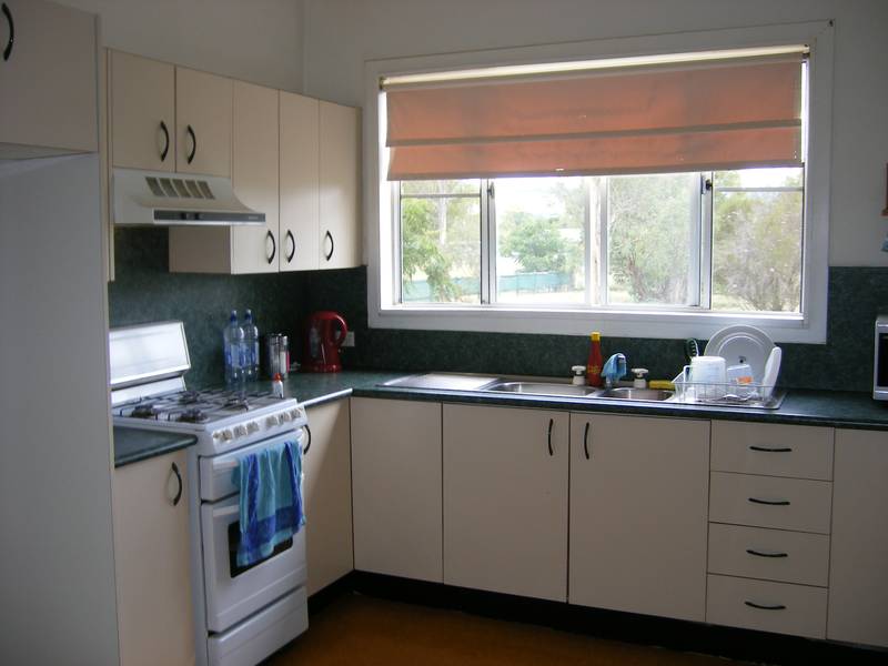 3 BEDROOM HOME, ATTUNGA Picture 2