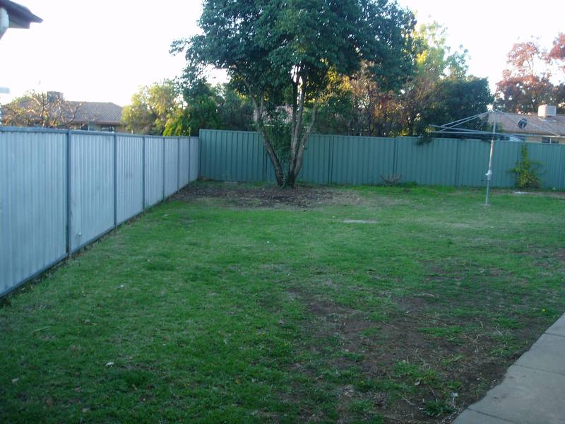 2 BEDROOM HOME Picture 3